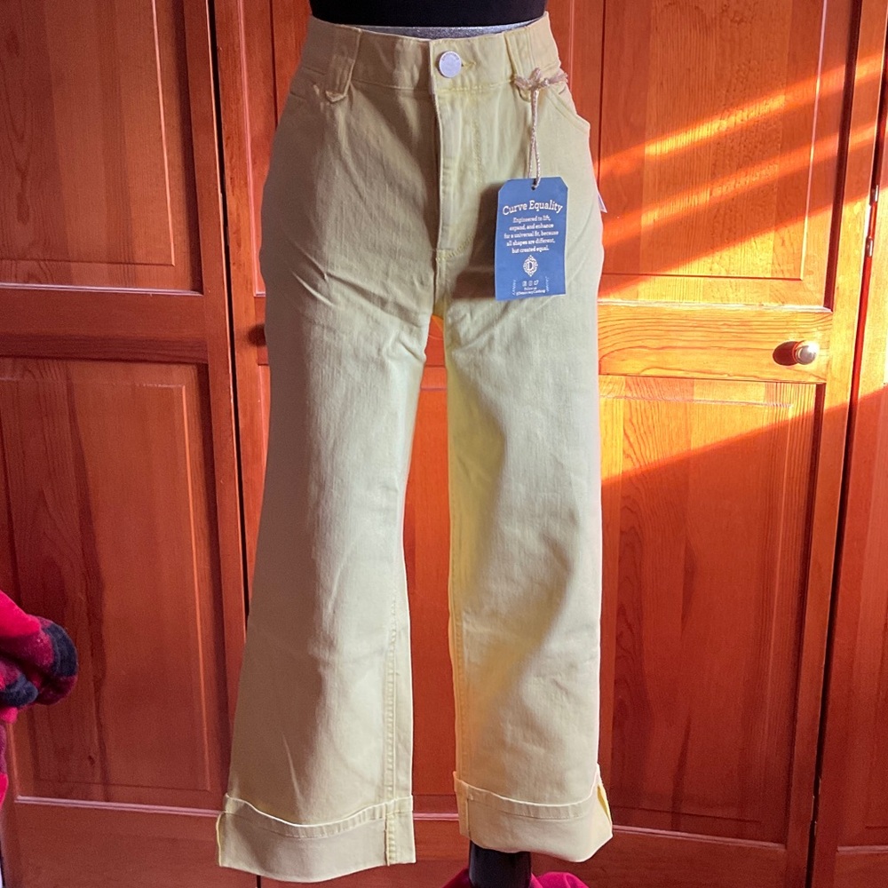 Democracy Yellow Straight Leg Pants